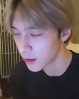 Balas @naaall.a Judul : Hendery Nabok #wayv #hendery