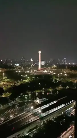 suasananya monas Kota jakarta di malam hari 2021 #viraltiktok2021 #fyppppppppppppppppppppppp #malysiaindonesia