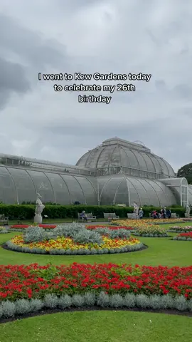 #kewgardens #londonlife #fypシ #london #visitengland #visitlondon #londontiktok #uktiktok
