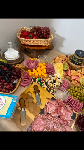 Grazing Table #grazingboard #grazingtable #charcuterie #charcuterieboard #viral #fypシ #trending