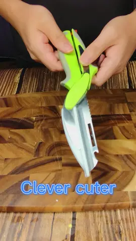 Do u like it? My new discovery. A 6-in-1 cutter. U can use it cut vegetables, peel fruits and open bottles😜#kitchentool #cookingtiktok