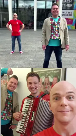 #duet with @mistermakerofficial I DID THE SHAPES DANCE WITH MISTER MAKER! #theatre #cbeebies #dance #mistermaker #family @marlowetheatre
