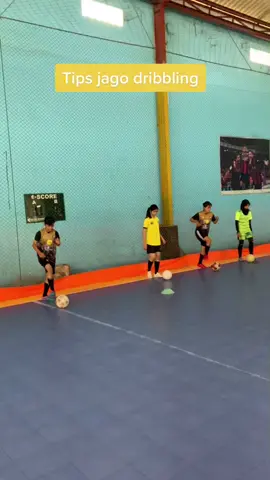 paling penting jangan bawa pacar waktu latihan 🤪 #futsalindonesia #futsalputri #futsal #olimpiadetokyo2021 #futsalplayer