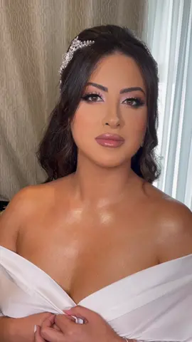 Bridal @girlactik Body Shim @kkwbeauty Gold/Pearl Shimmer #lebaneseweddings #weddingtiktok #bridalmakeup #bridal #LiveFlowSweatDuet