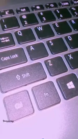 Laptop Tips and Tricks by Yanzzz.rnz    How to screenshot on your Laptop? Well, watch this! Stay tuned for more videos like this.  #Laptop screenshot