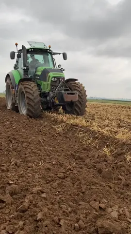 #deutzfahr #deutz #labour #charrue #claas #lisier2020 aujourd’hui p’tit vidéo avec deux beaux ensemble 😎