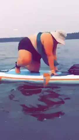 First timer 😂 #paddleboard #SUP #falls #fail #ABLakes