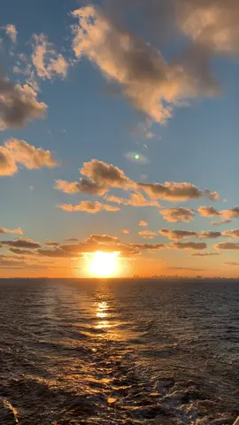 🌅✨ #fyp #foryoupage #sunset #cruiseship