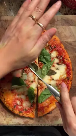 Chef’s treat! 🤫 #frozenpizza #amyskitchen #howwouldtheyknow #pizzahack #amyskitchen