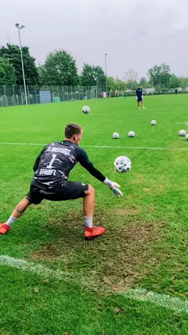 Reflex🥵 #viral #keeper #goalkeeper #gripiseverything #t1tan #justusgoalkeepers #football #goalkeepersaves #tiktok @t1tan @justusgoalkeepers