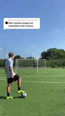 Rispondi a @mynameiswhatt0 l’ha presa😉 comunque hai proprio ragione! #perte #football #viral #foryou #calcio #gk #tiktokcalcio #goalkeeper #fypシ