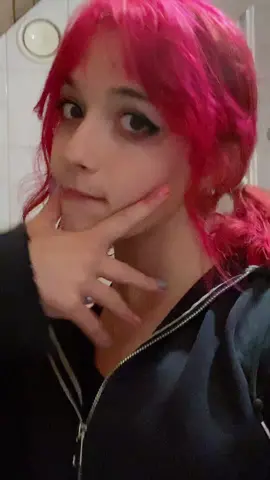 I have pink hair now who want me