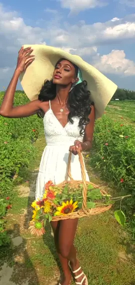 Black girl in a sunflower field aesthetic. Add this to your mood board 🌻 #luxuryliving #farmgirl #luxuryblackwomen