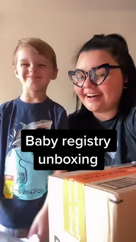 Thank you so much @brittanyb24 and @kate.jane.x 😭 I definitely cried off camera 😅 #babyregsitry #babygifts #PerfectMarcJacobs #pregnancy #pregnant