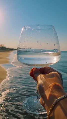 Какие красивые стихи о женщине и о море..Вслушайтесь и дослушайте..#красиво #рекомендации #море #любовь #красотаприроды #стихи #стихисосмыслом #стих