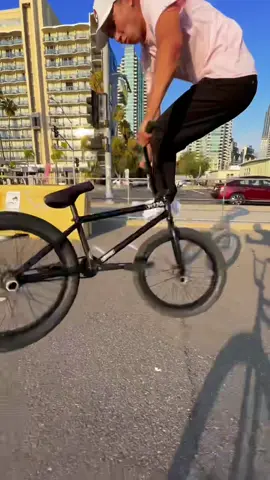 Hop tailwhip 🚲 #bmx #bikelife #fypシ #sandiego