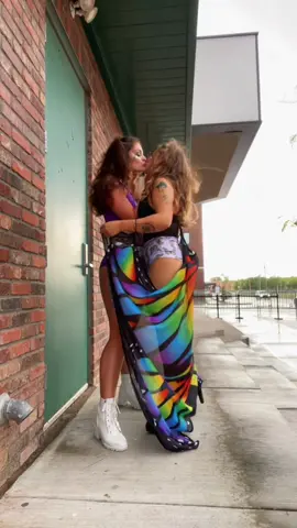 my gf is hot #lgbtqi #lgbtcouples #wlw #wlwcouple