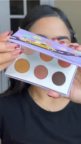 Tried the #trending eyeshadow technique with @m2u_nyc palette! #makeuptutorial #makeupartist #makeuphacks #eyeshadowhacks #fyp #makeup #viral