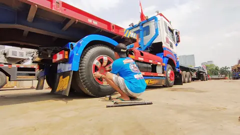 baru muat ban engkel udh kempes,mana panas banget lagi ya Allah😕#fypシ