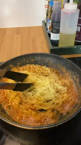 Testar ramen hack! Ostiga nudlar 🤤 #ramen #nudlar #ramenhacks