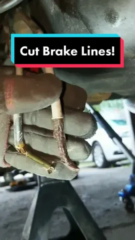 Car stops now! #brakelines #brakes #brakejob #mekanik #mechanic #mechanictips #mechanictips #carrepair #rust #DIY #howto #cartok #subaru #802