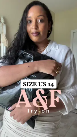 I am once again in my @abercrombie era 😅 #abercrombieandfitchhaul #abercrombietryon #midsizefashion #size14style #tryonhaul