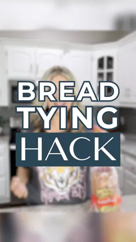 Who else is always losing those bread ties?! #hack #kitchenhack #breadtyinghack   #diytips #homehack