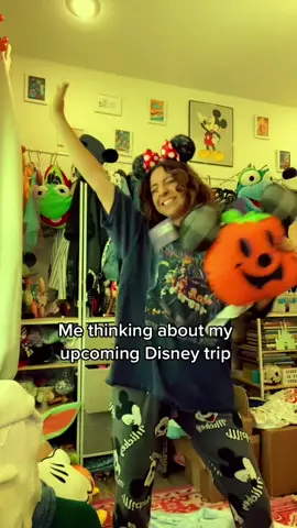It’s simple: talk Disney to me😎 #disney #disneycreators #disneyworld50th #fypシ #disneyfypシ #disneyadults