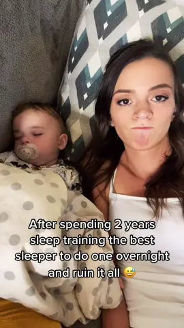 Never again #lifeisgooddance #momlife #DenimYourWay #cantdothisanymore #sleeptraining #sleeptrain #cosleep #getbacktoyourbed