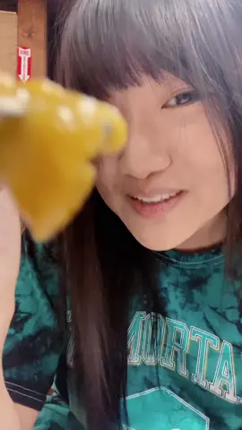 i need to stop talking with my mouth full fr fr 🙊😫 @poki @igumdrop 👯‍♀️ thanks again @foodwithsoy for rec 💖 ALSO WHO ELSE LIKES FISH EYEBALL? o/