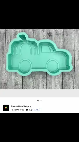 New molds/cutter coming soon! Let me know what y’all want to see first! R#lucyscreations #CurameChoreo #ShowYourGlow #36SecondsOfLightWork #freshie #carfreshies #SmallBusiness #MomsofTikTok