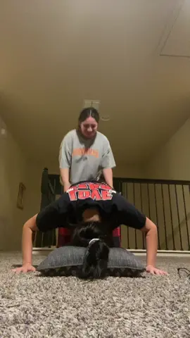 Stop it rn 😫  #headstandchallenge @abby.g6