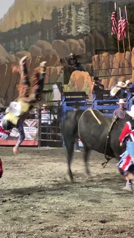 100 points for the landing! Trevor Kastner rides All Access for 86.5 points at the Pendleton Whisky Xtreme Bulls Finale. #fyp #sports #bull #cowboy #rodeo