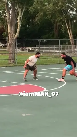 One of the cleanest snatches you’ll see 👀🥶 @iammak_07 #basketball #ankles #fyp