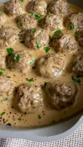 Perfect Swedish Meatballs 👌🏽you don’t have to go to Ikea 💯 recipe linked in my profile #hungryhappens #fyp #swedishmeatballs