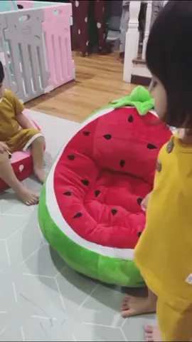 sofa anak lucu motif buah 🥰 #sofabuah #sofaanak #kursianakanak #sofaanakkecil #kursianakbalita #payuwae