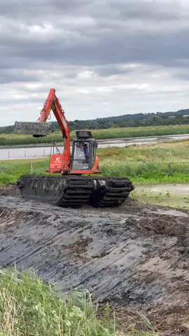 #amphibious #digger #excavator #heking #moba #construction #komatsu #dozer #farming #convoiexceptionel #earthmoving