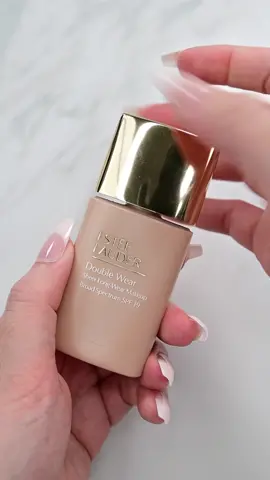 #ad Spf 19 + skin-Friendly + 12hrs wear = Natural Look all day 🤩⭐️ #DoubleWear #EsteePartner @esteelauder  #asmr #makeupasmr #asmrmakeup #makeuptips