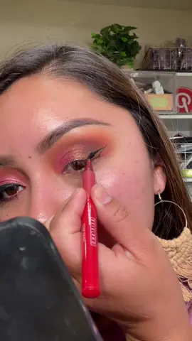 @onesize point made eyeliner❤️ #onesizefitsall #onesizebeauty #eyelinertutorial #wingedeyeliner #cateyeliner #makeuphacks #makeuotutorial #foryou #maquiagemtiktok #beautytips #fypシ