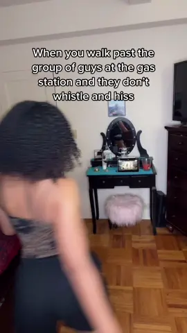 😧