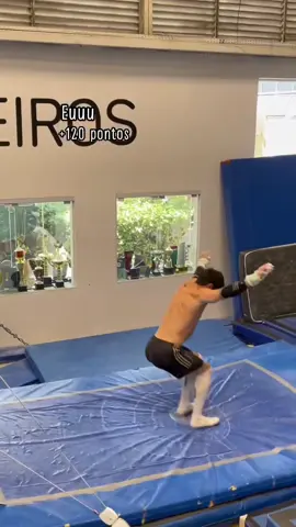 Elevando o nivel do tiro ao alvo KKKK #gymnastics #viral #foryou #paravoce