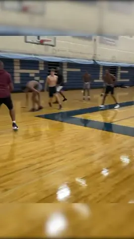 Where you going bro 😮‍💨 hwbball15/ig #basketball #ankles #fyp
