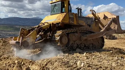 #megamachineschannel #bulldozer #dozer #komatsud475a #komatsu #miningequipment
