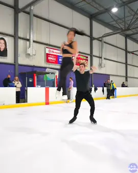 Q: What comes and goes in waves? (Answer in the comments!) ⛸ @Lori-Ann Matte & Thierry Ferland #pairskating #IceSkating #deanlewis