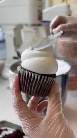 Our White-Out Cupcake is here from Sept 27-Oct 3!! Who is else drooling?! 🧁🧁 #magnoliabakery #cupcakes