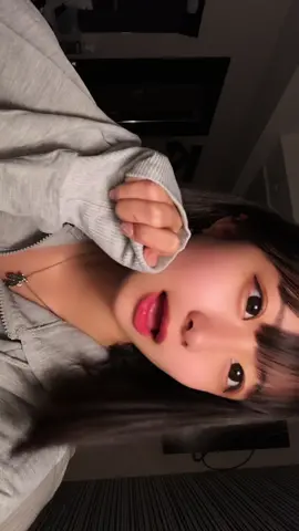 髪染めようと思うんだけど何色がオススメですか❕染める時に気をつけた方がいい事ありますか…？？？
