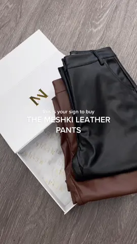 If you were just thinking about it, DO IT girl!! They’re linked in my LTK. I’m wearing a S 🖤 @meshki #meshki #leatherpants #fallfashion #fy