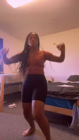 Omarion was really giving middle school dance battle #omarionchallenge