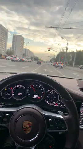 Всем районам и дворам - салам✊🏽#porsche #panamera #panamera4s #panameraturbo #kazan #tatarstan