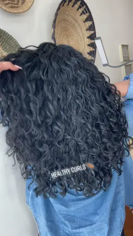 Blonde be Gone! Took this babe back to the dark side with a new curly shape and it gave these curls life!!! #blondetoblack #darkhairbeauty #curls
